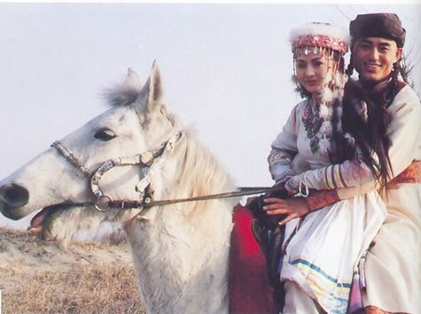 Đường tình của Lưu Đan lại không được tốt đẹp như thế. Khi còn là sinh viên, cô có mối tình với một chàng thiếu gia nhà giàu cùng lớp nhưng vì không muốn dựa dẫm vào ai nên cô từ chối nhiều món quà của bạn trai. Chính vì vậy, hai người đã đường ai nấy đi.