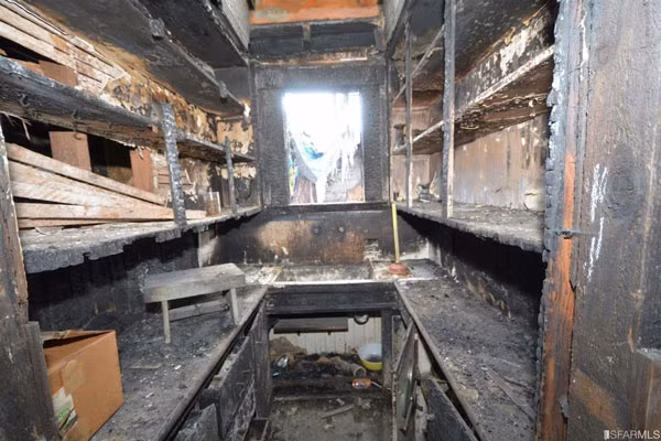 Căn nhà này từng bị cháy vào năm 2015.