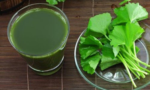 Nước rau má chỉ tốt trong từng trường hợp cụ thể.