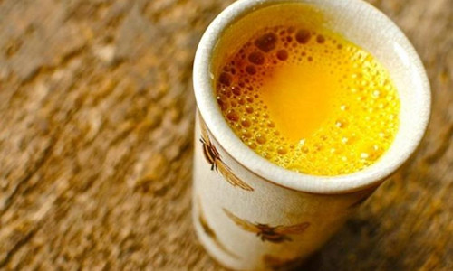 Uong nghe truoc khi ngu da “bong” trang hong nhu gai 20