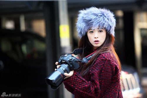 Tình duyên lận đận Với nhan sắc như Tưởng Hân, nhiều người đẹp showbiz Hoa ngữ thường đã yên bề gia thất bên những sao nam hạng A, không thì cũng “cặp kè” với đại gia giàu có. Tuy nhiên, riêng với Tưởng Hân, diễn viên gặp nhiều trắc trở trong đường tình duyên. Nhiều năm làm nghề, do quá bận rộn nên Tưởng Hân yêu không nhiều. Những mối tình của cô thường đến rồi đi khá lặng lẽ vì nữ diễn viên chưa xác định chuyện lập gia đình.