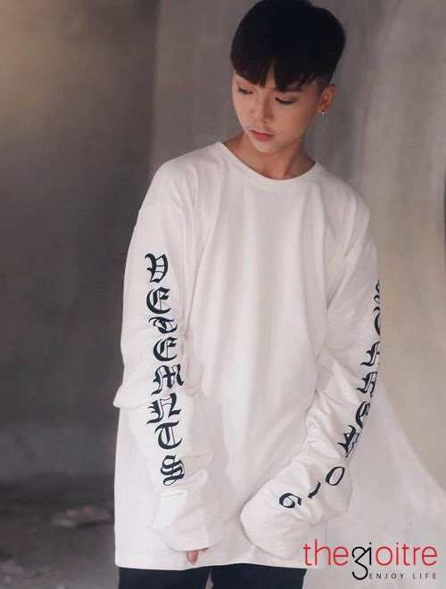 Ngoài đời, anh chàng Long Bi nhận được sự yêu quý của khá nhiều bạn bè bởi tính chăm chỉ, siêng năng trong học tập và khả năng học môn Văn tốt.