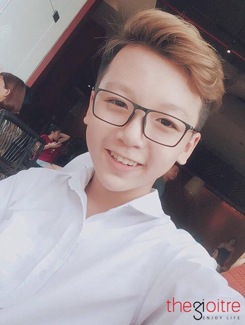 Sở hữu cho mình vẻ "baby" đúng với lứa tuổi, luôn tươi cười mỗi khi xuất hiện nên mỗi bức hình hay video của 10X Hà thành luôn thu hút hàng chục ngàn lượt "like".