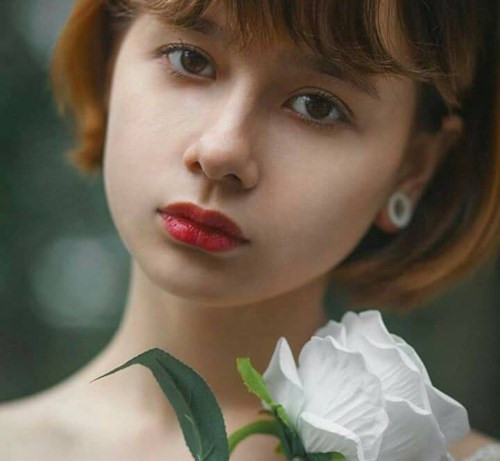 Sandra Danunuta tiết lộ: "Ước mơ lớn của San là sẽ mở một salon tóc lớn tại thành phố Vinh và cố gắng học hỏi để trở thành một người mẫu ảnh chuyên nghiệp".