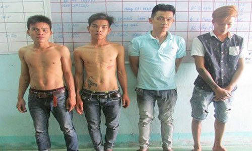 Hiep dam tap the nu tiep vien bi cong an bat tai tran