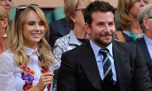Bradley Cooper và Suki Waterhouse: Từ lâu rồi họ hẹn hò nhưng ít khi công khai chuyện tình. Tháng 3 vừa rồi, người mẫu nước Anh Suki Waterhouse và nam diễn viên người Mỹ Bradley Cooper kết thúc hai năm hẹn hò. Sau đó, anh chàng này hẹn hò với người mẫu Irina Shayk, người yêu cũ của Cristiano Ronaldo.