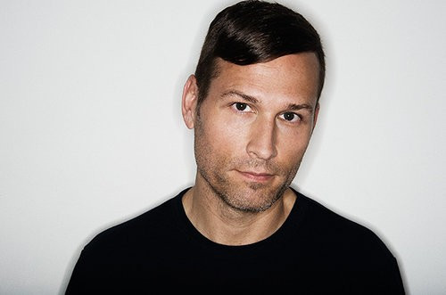 4. Kaskade: Kaskade ghi dấu ấn tại làng nhạc EDM với ca khúc I Remember kết hợp cùng Deadmau5 và bài hát được đề cử Grammy – Atmosphere. DJ 44 tuổi là cái tên quen thuộc tại lễ hội âm nhạc Coachella hàng năm, anh đang gấp rút hoàn thành album thứ 9 trong sự nghiệp.