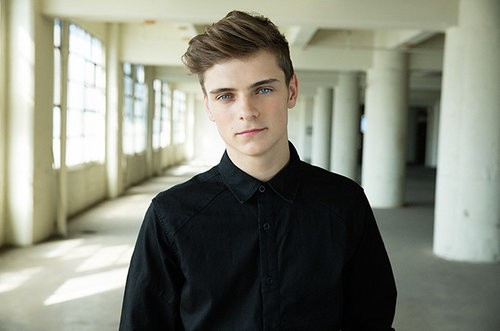 8. Martin Garrix: Được coi là thần đồng EDM Hà Lan, Martin Garrix dù mới 19 tuổi nhưng đã có thành tích cộng tác với những nghệ sĩ hàng đầu thế giới như Tiesto, Usher và Ed Sheeran.