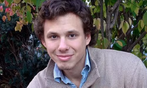 Tam thu am anh cua chang trai 22 tuoi tung mac chung tu ky