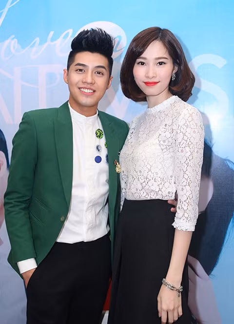 Không chỉ sao nữ, sao nam cũng thường lo lắng khi đứng cạnh người đẹp. Noo Phước Thịnh lọt thỏm bên Thu Thảo.