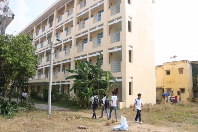 Do thiếu giường, nên gần hai năm qua ký túc xá mới khá hoành tráng của Trường cao đẳng Cần Thơ vẫn bỏ trống - Ảnh: Tuổi Trẻ.