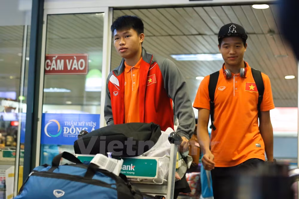 Bộ đôi Hà Nội T&amp;T Phạm Văn Thành và Phí Minh Long. (Ảnh: Minh Chiến/Vietnam+)