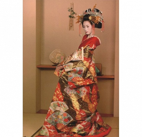 Nhật Bản: Không chỉ có nền ẩm thực tinh tế, hoàn mỹ, những cô gái ở Nhật Bản cũng được nhận xét là có vẻ đẹp tinh tế và thanh lịch. Những cô gái châu Á này có khuôn mặt đẹp tự nhiên hoàn hảo, rất hiếm người trải qua phẫu thuật thẩm mỹ.