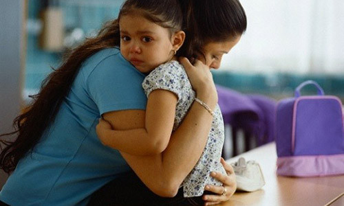 Vì sai lầm của cha mẹ khi chăm sóc con bị sốt cao, co giật, không ít trẻ đã gặp họa. Ảnh minh họa.