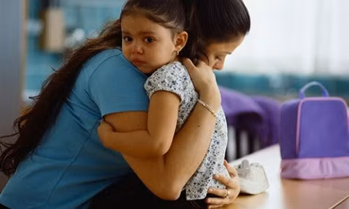 Vì sai lầm của cha mẹ khi chăm sóc con bị sốt cao, co giật, không ít trẻ đã gặp họa. Ảnh minh họa. Vì sai lầm của cha mẹ khi chăm sóc con bị sốt cao, co giật, không ít trẻ đã gặp họa. Ảnh minh họa.