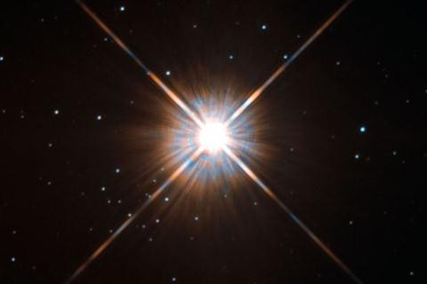 Ngôi sao Proxima Centauri chụp bởi kính viễn vọng Hubble. Ảnh: NASA