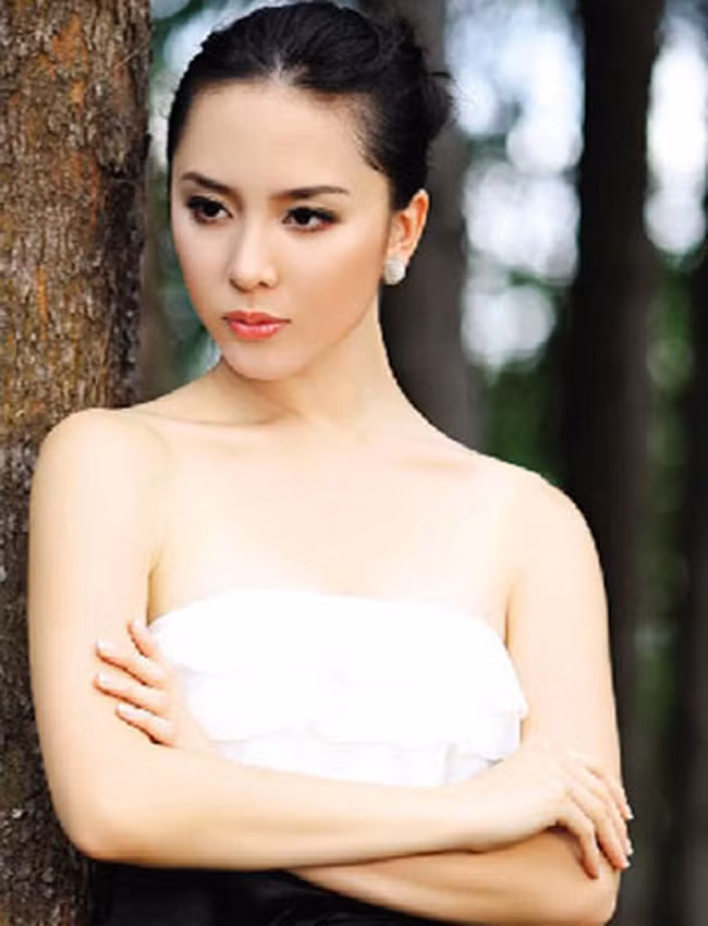 Năm 2008 khi Trương Dương Thiên Lý đại diện cho Việt Nam tham dự cuộc thi Miss World tại Nam Phi. Tỷ phú Hoàng Kiều vốn có một mối quan hệ rất tốt với BTC cuộc thi này cũng như những hoa hậu từng đoạt vương miện của cuộc thi. Trước đó, Dương Trương Thiên Lý tham gia thi hoa hậu hoàn vũ Việt Nam khi mới 19 tuổi.
