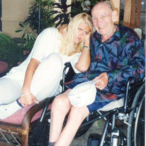 Ty phu dot tu sau khi cuoi chan dai kem tuoi chau noi-Hinh-2