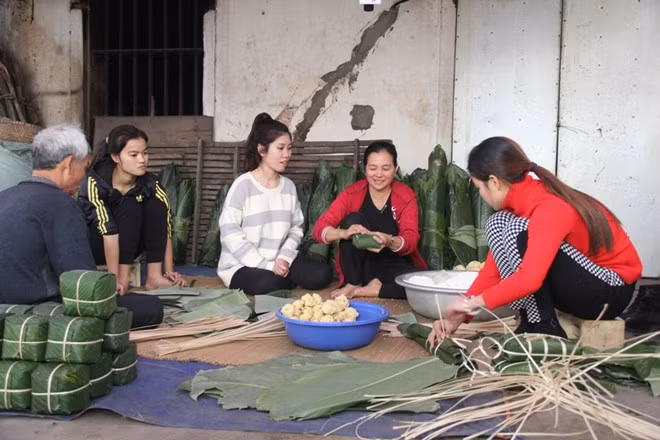 Lang banh chung nuc tieng xu Nghe tat bat vao vu Tet