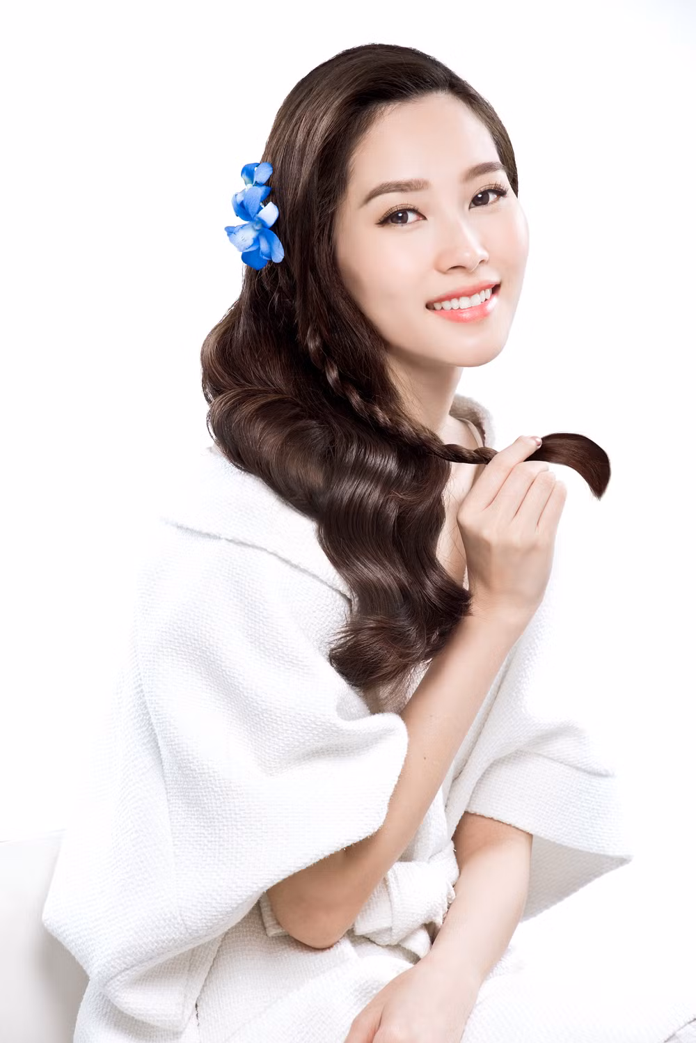 Sau 4 năm đăng quang, Thu Thảo ngày càng tỏa sáng và nổi tiếng dù không hoạt động showbiz quá nhiều. Cô cũng giữ được hình ảnh trong sạch và luôn đẹp trong mắt công chúng.