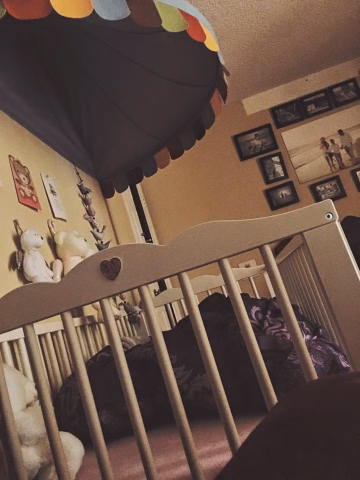 Chiếc nôi này của Yvonna được cô Hoa - một người bạn của mẹ chồng, tặng cho bé.