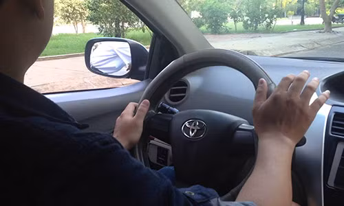 Thieu phu giau co, gia say “bay” tai xe taxi