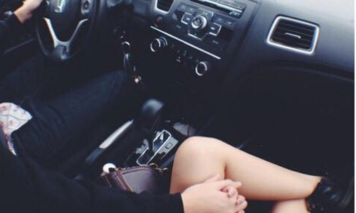 Yêu bạn trai đại gia, cô gái nhận trái đắng (Ảnh minh họa).