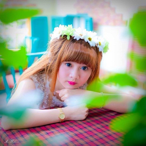 Cô dành thời gian rãnh rỗi của mình vào việc tự trang điểm và làm đẹp của bản thân để giới thiệu với cộng đồng trên youtube về cách thức làm đẹp.