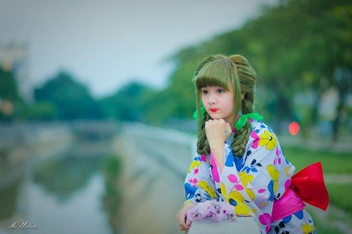 Khi những hình ảnh của Mai được truyền đi tràn lan trên mạng, đã có nhiều người bắt đầu lợi dụng cái tên của nàng để lập tài khoản blog mạng xã hội để nổi tiếng.