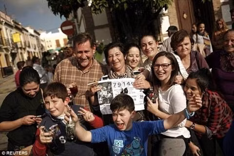 Nhung ngoi lang giau nut do do vach chi... sau 1 dem-Hinh-2