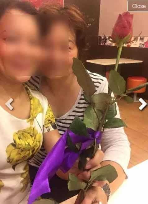 5 giờ chiều ngày 30/7, đám cưới của họ đã được diễn ra với sự chứng kiến của đông đảo con cháu cùng khoảng gần 50 quan khách. Mọi người ăn uống, chúc tụng, chụp ảnh khá vui vẻ”.