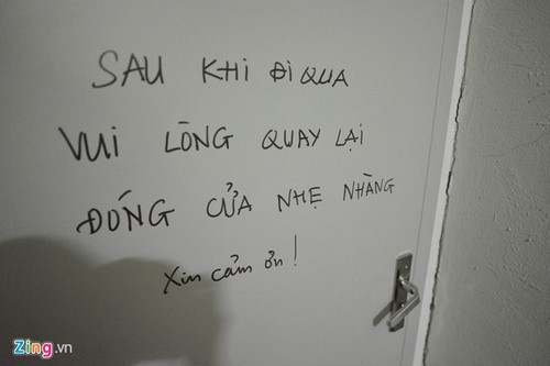 Ngoài ra vào ngày bình thường, đi lại bằng thang máy khá khổ sở, chờ đợi rất lâu do lượng người quá lớn, số lượng thang thì ít. Tình trạng mất điện, nước thường xuyên diễn ra.