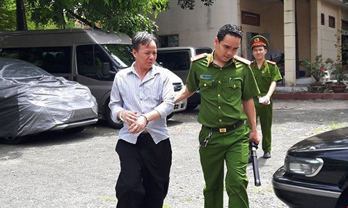 Cha me ly hon, con bi chu ruot 