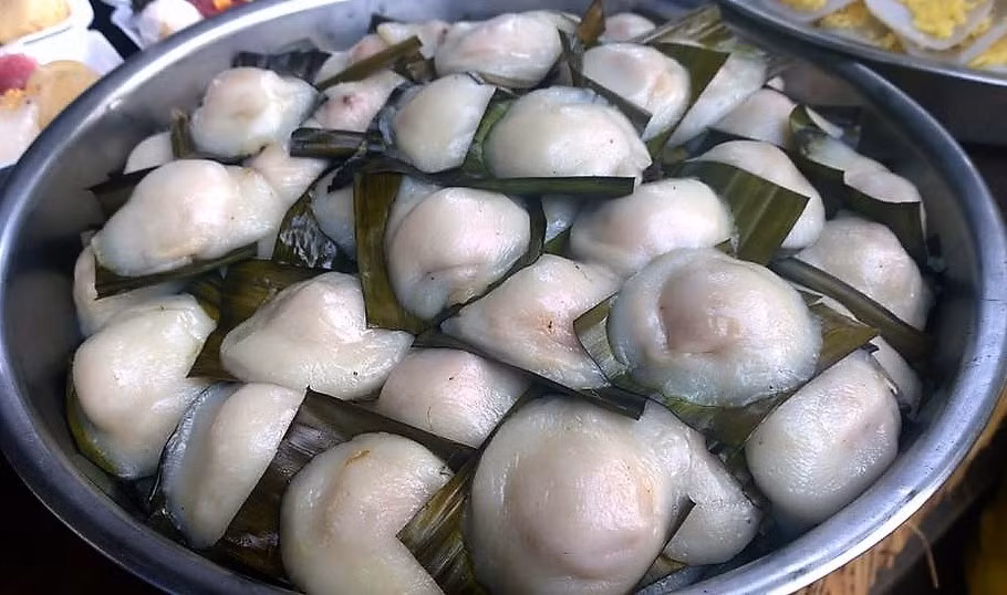 Cuộc sống hiện đại hoá ngày càng khiến người ta dần quên đi nét văn hóa xưa, thì lễ hội bánh dân gian là cơ hội để người già tìm về hoài niệm, sống trong những năm tháng tuổi thơ, người trẻ có cơ hội tìm hiểu về văn hóa truyền thống của dân tộc.