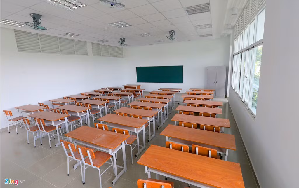 Các phòng chức năng và năng khiếu như ngoại ngữ, hội họa, âm nhạc, múa, võ, cờ vua... với tiện nghi đầy đủ và khang trang.