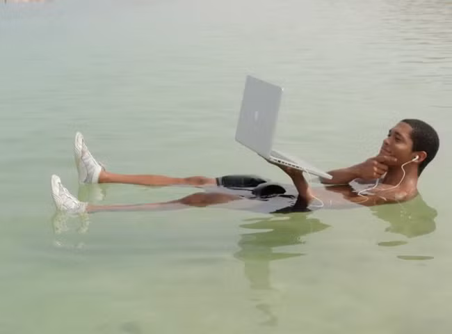 Còn lâu máy mới ướt được nhé các thím.