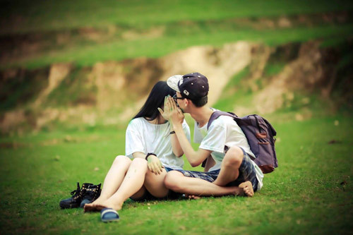 Một số thành viên trong lớp có "tình yêu tuổi học trò" nhưng không để chuyện tình cảm ảnh hưởng đến chuyện học tập.