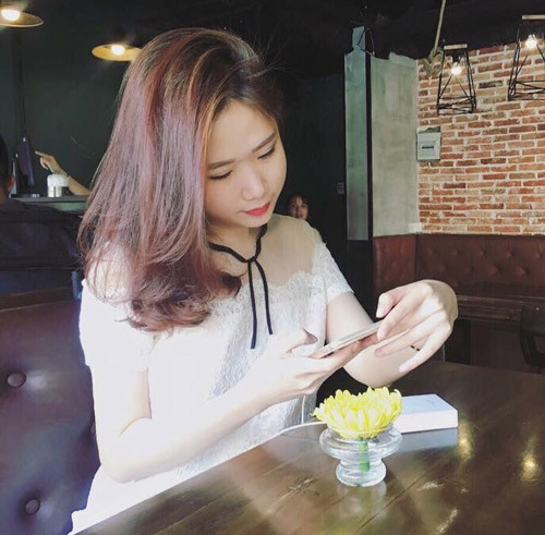 Trên trang cá nhân, Ngọc Mai thường xuyên đăng tải những hình ảnh sang chảnh, đi du lịch khắp nơi cùng những món đồ hiệu đắt tiền.