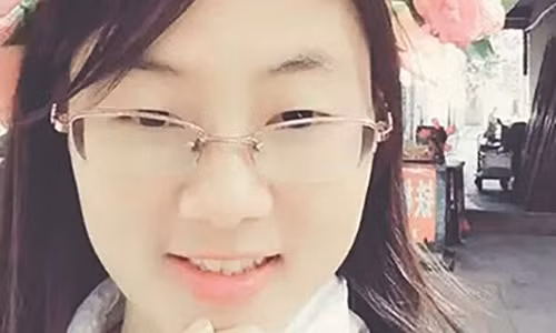 Nu y ta xinh dep cuu giup nguoi ai ngo tai hoa ap den