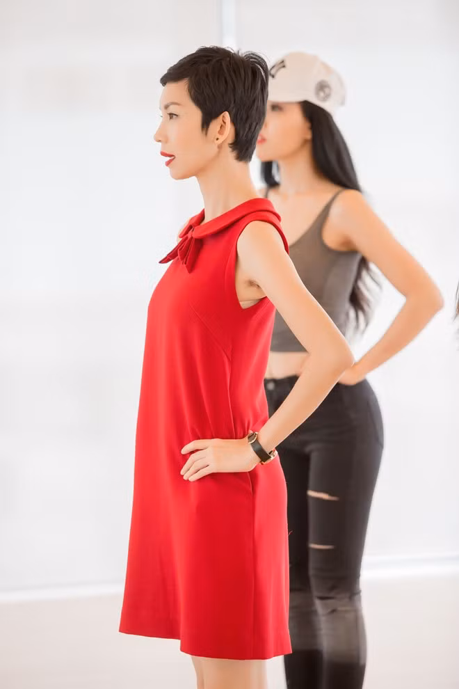 Siêu mẫu cá tính giờ đây không còn trình diễn thời trang nhưng thường được mời làm giám khảo, giám đốc catwalk của các chương trình thời trang, người mẫu.