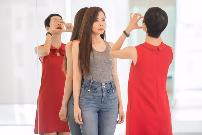 Theo Xuân Lan, cách hoa hậu và người mẫu tạo dáng rất khác biệt. Các thí sinh ở các cuộc thi nhan sắc cần nhất sự tự tin ở bản thân và giữ tinh thần vững vàng trước khi bước lên sân khấu.