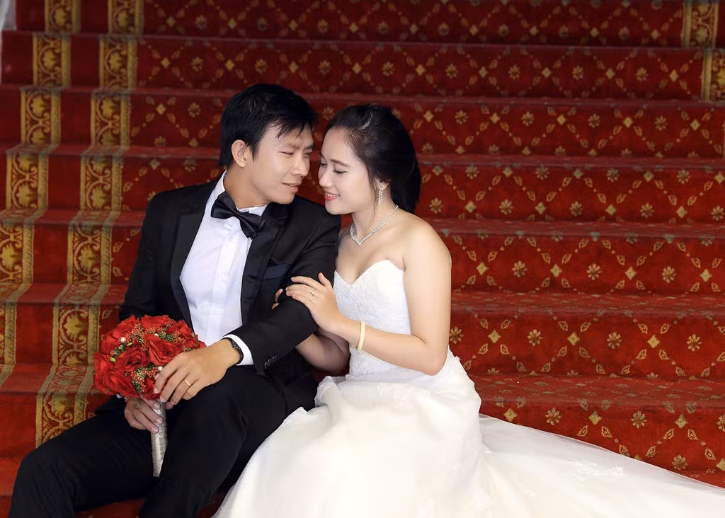 Nhân dịp này, nhiều bạn trẻ tranh thủ chụp ảnh riêng cho mình để làm kỷ niệm.