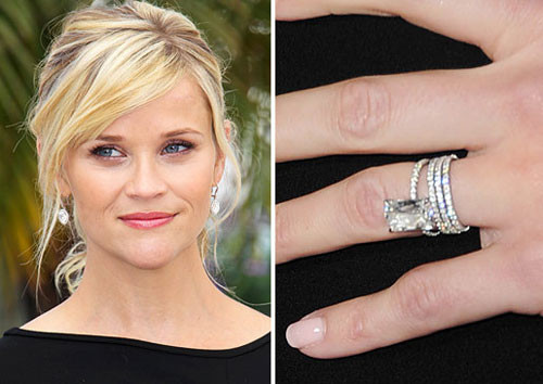 Nhẫn đính hôn mang phong cách retro của minh tinh tóc vàng Reese Witherspoon được ước tính 400.000 USD (hơn 8 tỷ đồng).