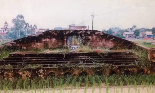 Chuyen ky bi ve ngoi mo chon tap the o Hung Yen