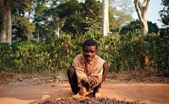 7. Tộc người lùn nhất thế giới Tộc người nhỏ bé này cư trú ở phía Tây Bangladesh, chiều cao của họ không quá 1m.