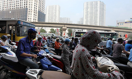 Hien 10 ke het sach tac duong Ha Noi