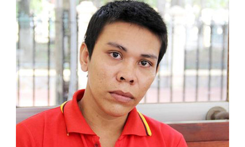 Keu be gai nam san gach tron ban de hiep dam