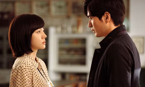 Chong chet 5 nam, vo bong co thai va cai ket bat ngo