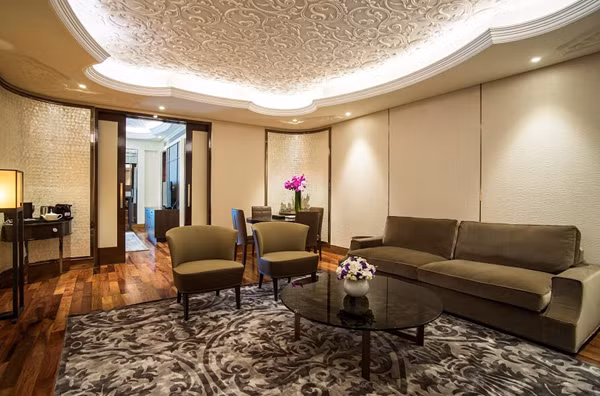 Panorama suite là căn hộ rộng rãi, có cả phòng khách, thích hợp với những gia đình.