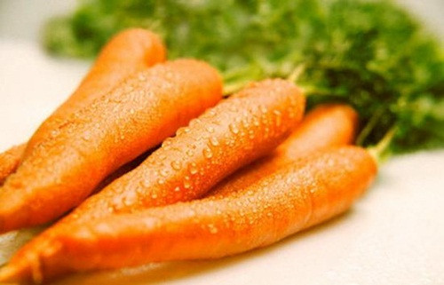 2. Đu đủ xanh. Trong đu đủ xanh có chứa các enzym papain có tác dụng hiệu quả trong việc tăng cường phân cắt các protein, giúp bạn tiêu hóa và hấp thụ đạm tốt hơn, nguồn đạm protein chính là một nguồn chất quan trọng làm cho bầu ngực phát triển và săn chắc.